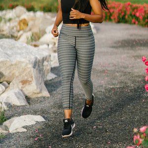 Zyia Active Black Aztec Adrenaline 7/8 24" (8-10) EUC